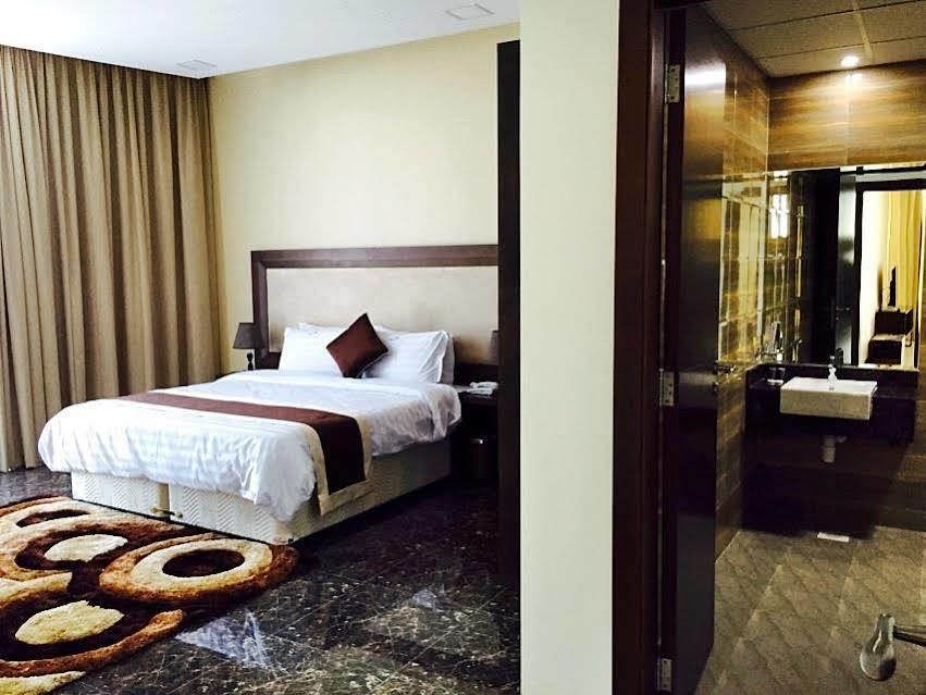 Belle Tower Luxury Apartments Manama Exterior foto